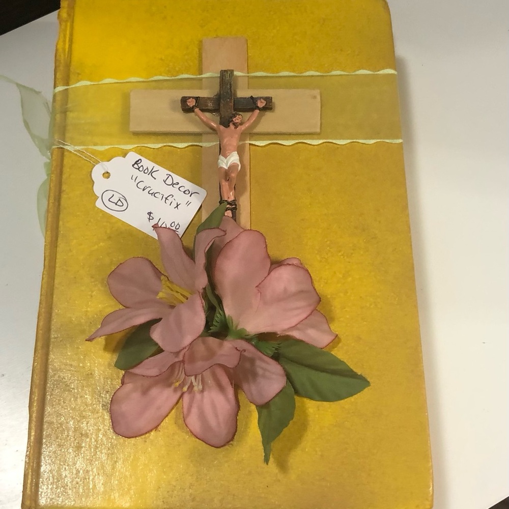 Handcrafted Book Decor “Crucifix” - Picture 3 of 3